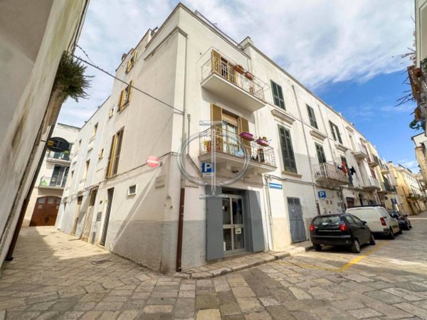 intera palazzina in vendita a Conversano
