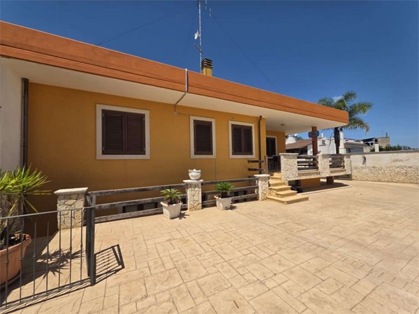 casa indipendente in vendita a Conversano in zona Triggianello