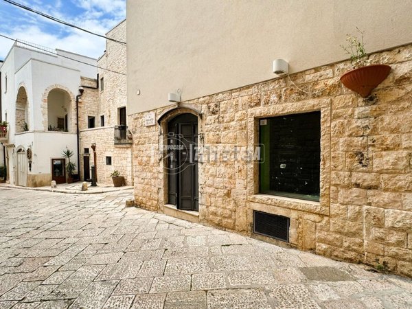 locale commerciale in vendita a Conversano
