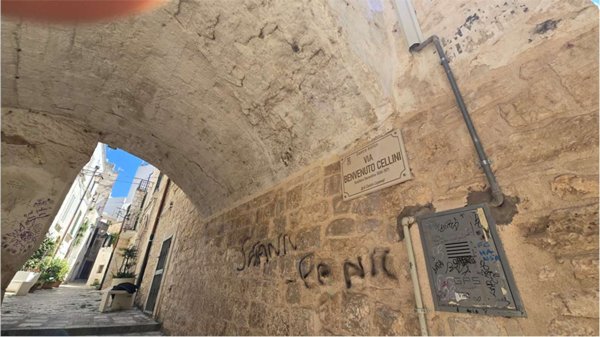 locale di sgombero in vendita a Conversano