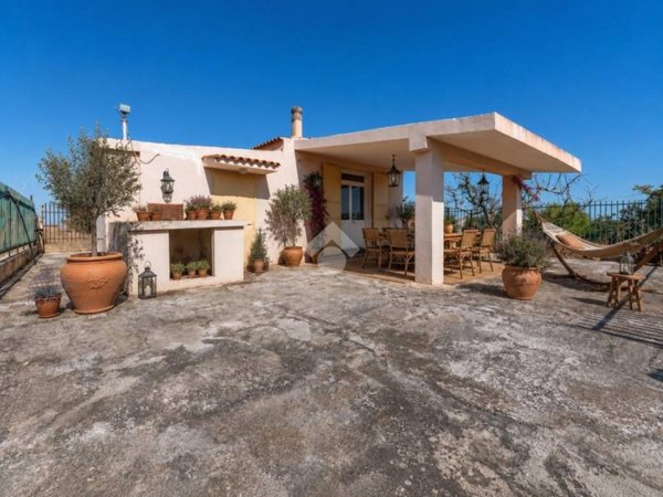 casa indipendente in vendita a Conversano
