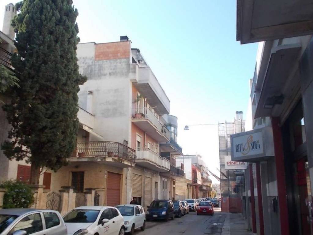 locale commerciale in vendita a Conversano