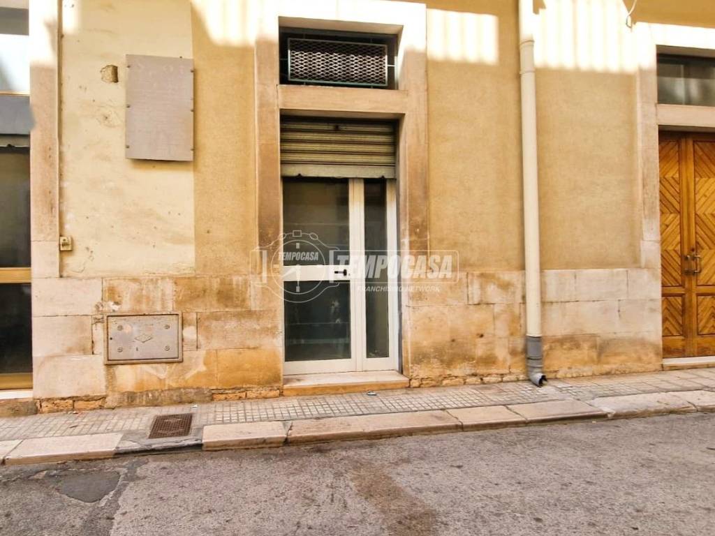 locale commerciale in vendita a Conversano