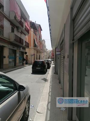 locale commerciale in vendita a Corato in zona Centro Storico