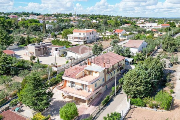 casa indipendente in vendita a Corato in zona Centro Storico