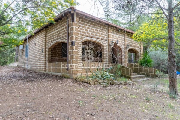 casa indipendente in vendita a Corato