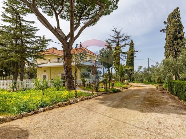 casa indipendente in vendita a Corato