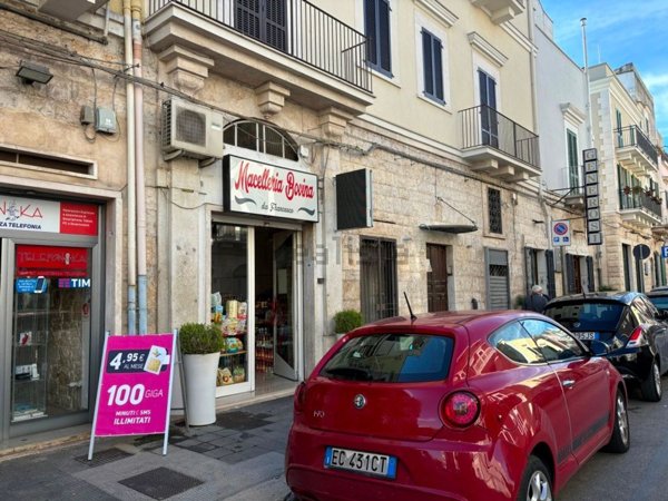 locale commerciale in vendita a Corato