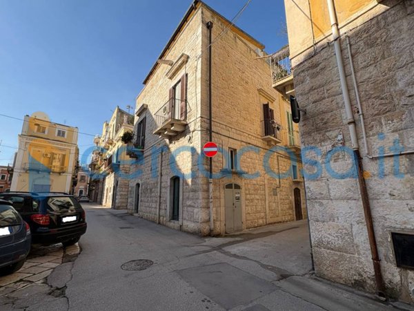 locale di sgombero in vendita a Corato