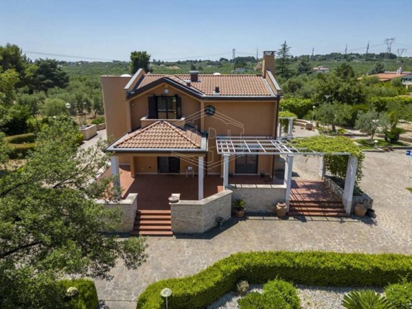 casa indipendente in vendita a Corato in zona Oasi di Nazareth