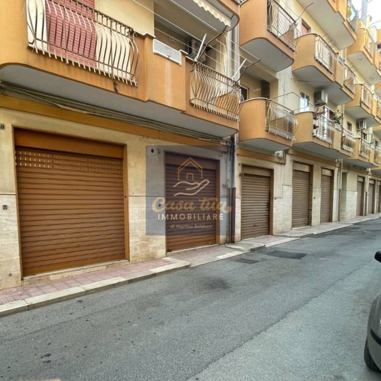 locale commerciale in vendita a Corato