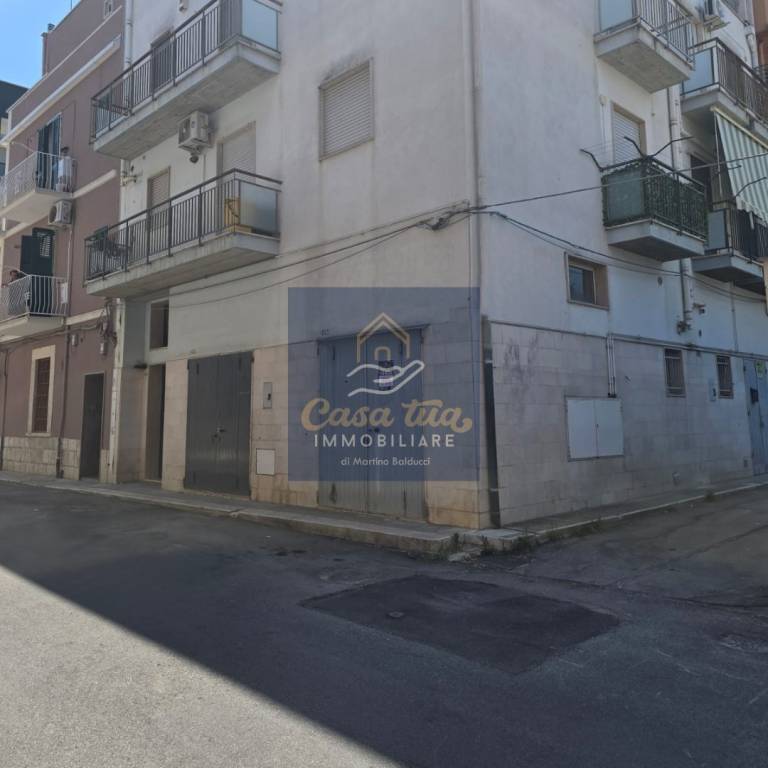 locale commerciale in vendita a Corato