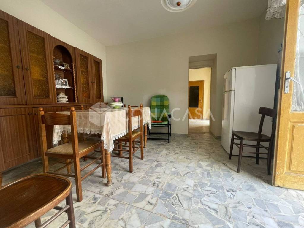 appartamento in vendita a Corato in zona Centro Storico