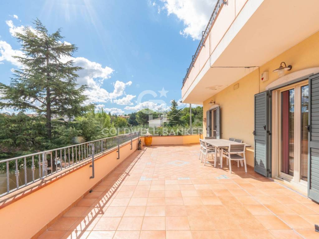 casa indipendente in vendita a Corato in zona Centro Storico