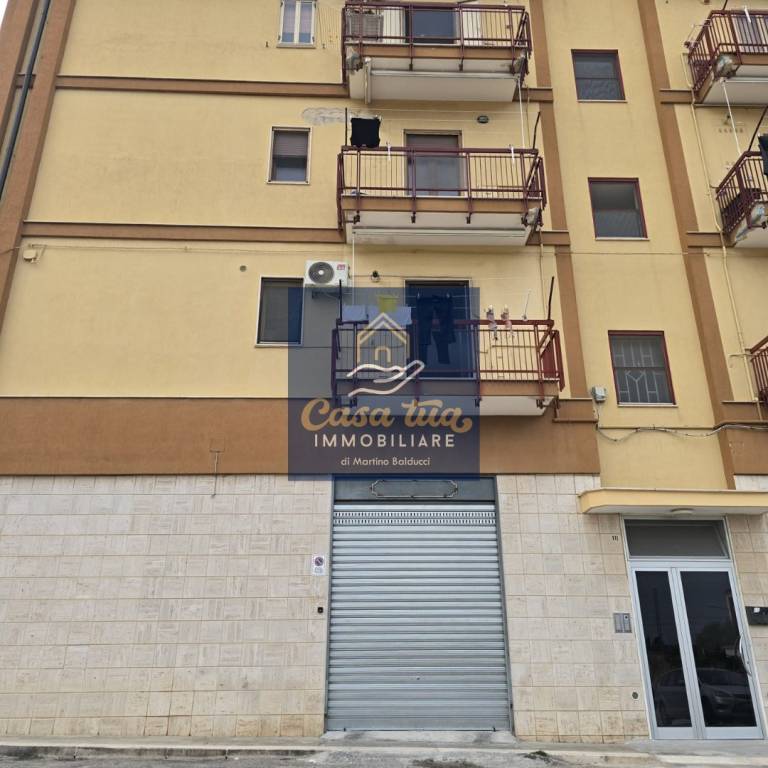 locale commerciale in vendita a Corato