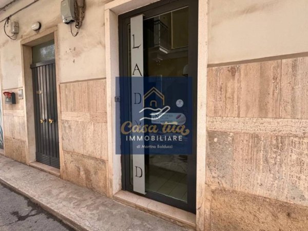 locale commerciale in vendita a Corato