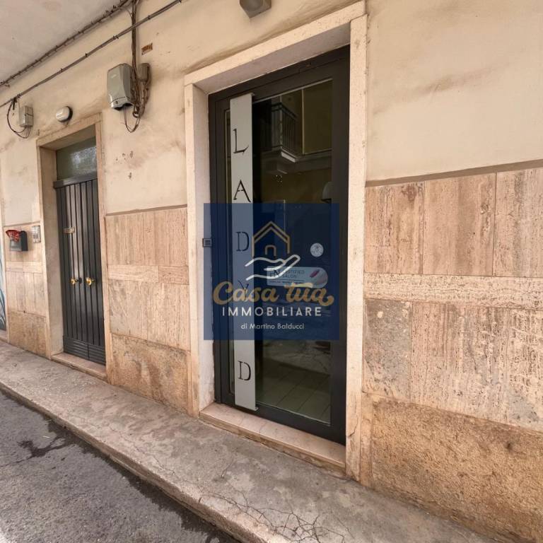 locale commerciale in vendita a Corato