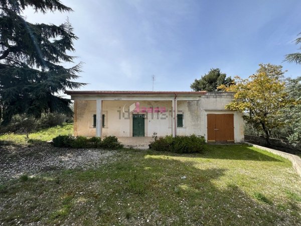 casa indipendente in vendita a Corato