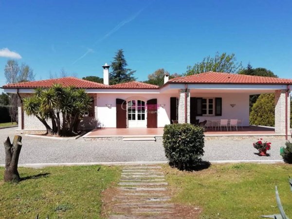 casa indipendente in vendita a Corato
