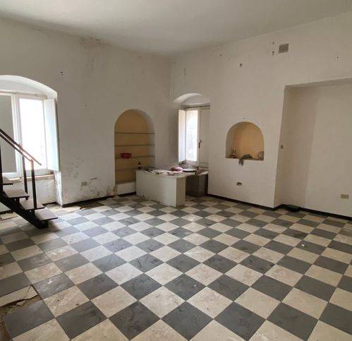 casa indipendente in vendita a Corato in zona Centro Storico