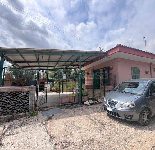 casa indipendente in vendita a Corato