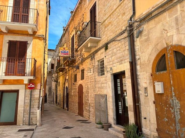 casa indipendente in vendita a Corato in zona Centro Storico