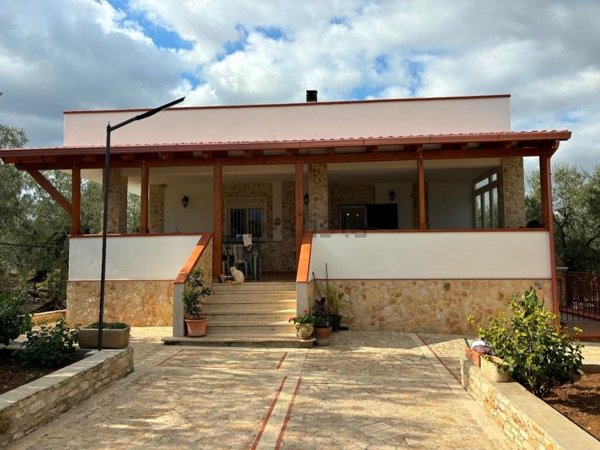 casa indipendente in vendita a Corato