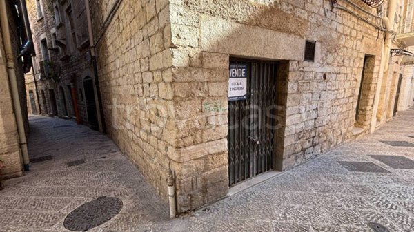 negozio in vendita a Corato in zona Centro Storico