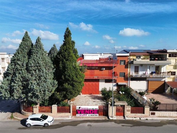 locale commerciale in vendita a Corato