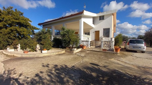 casa indipendente in vendita a Corato