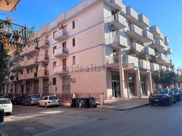 locale commerciale in vendita a Corato