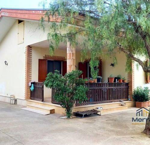 casa indipendente in vendita a Corato