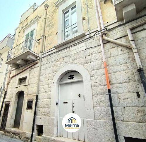 appartamento in vendita a Corato in zona Centro Storico