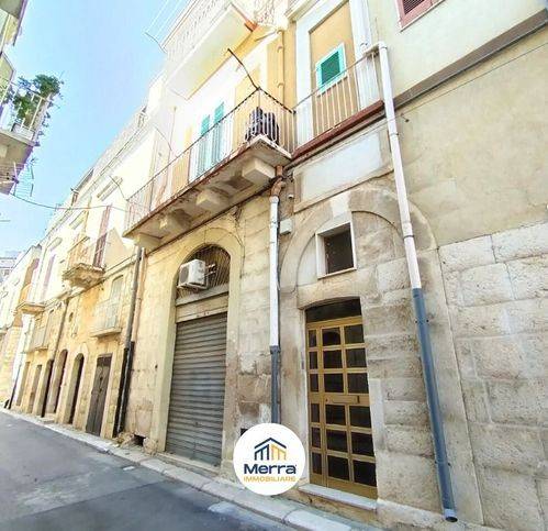 appartamento in vendita a Corato in zona Centro Storico
