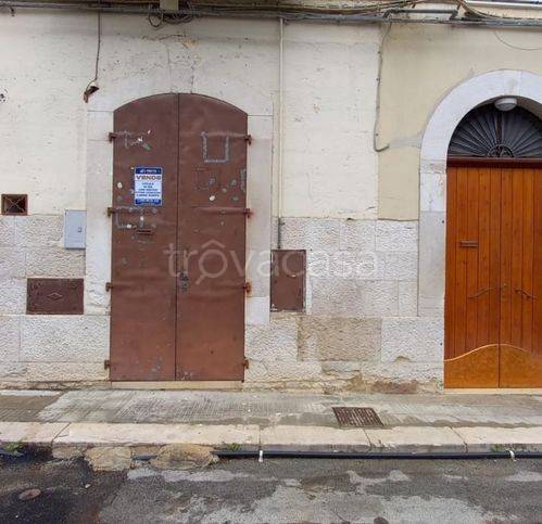negozio in vendita a Corato in zona Centro Storico