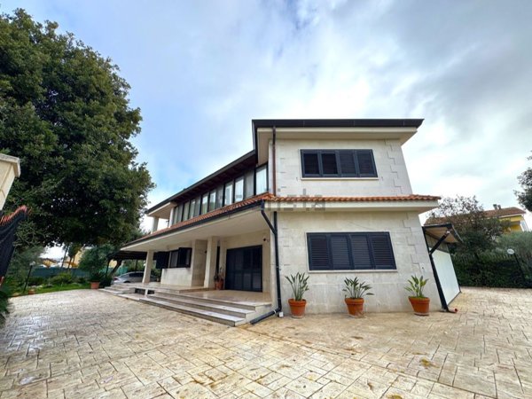 casa indipendente in vendita a Corato