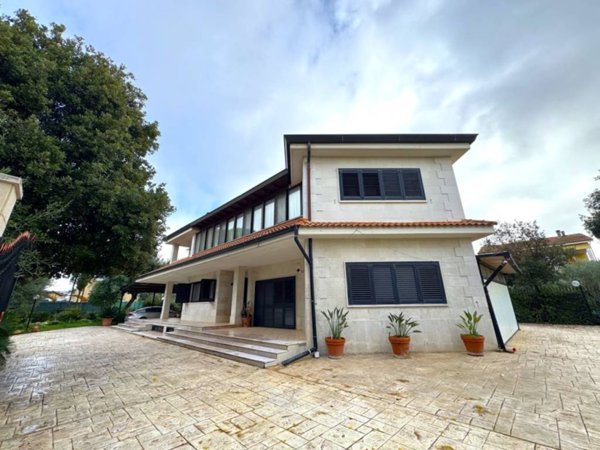 casa indipendente in vendita a Corato