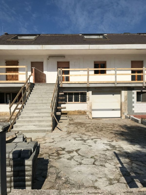 casa indipendente in vendita a Corato