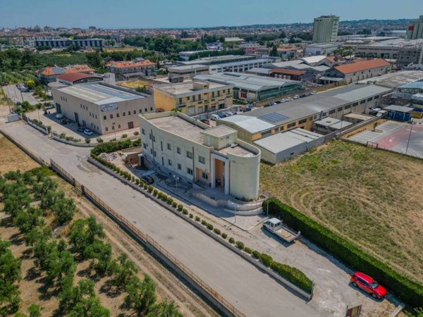 intera palazzina in vendita a Corato