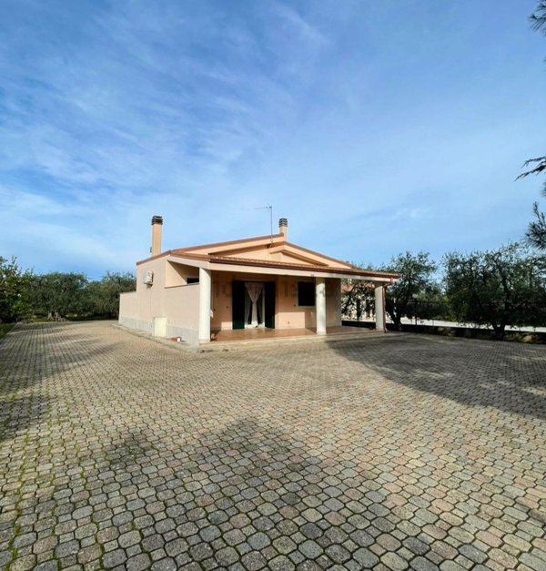 casa indipendente in vendita a Corato
