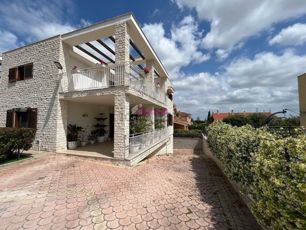 casa indipendente in vendita a Corato