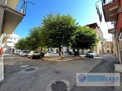 appartamento in vendita a Corato in zona Centro Storico