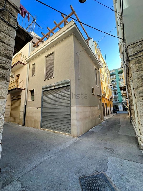 appartamento in vendita a Corato in zona Centro Storico