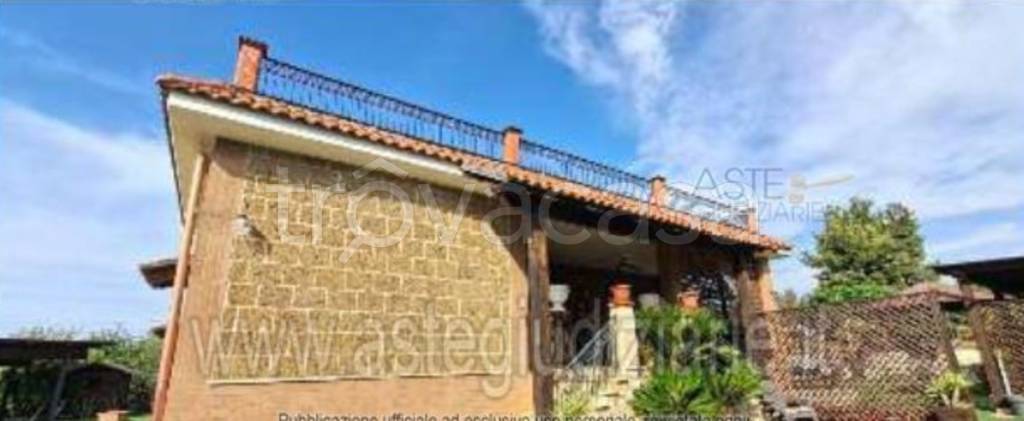 casa indipendente in vendita a Corato in zona Centro Storico