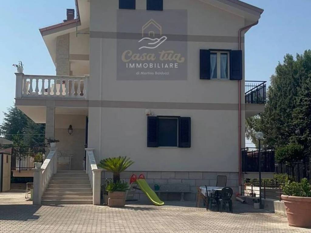 casa indipendente in vendita a Corato
