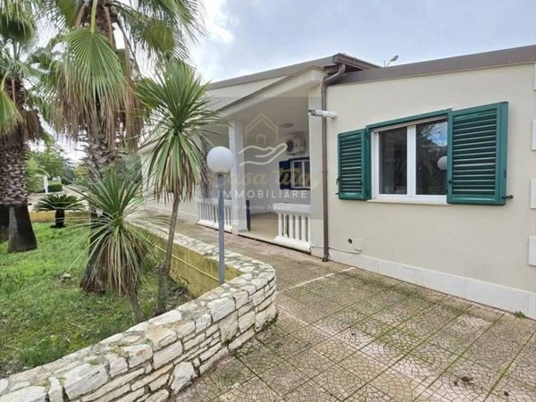 casa indipendente in vendita a Corato