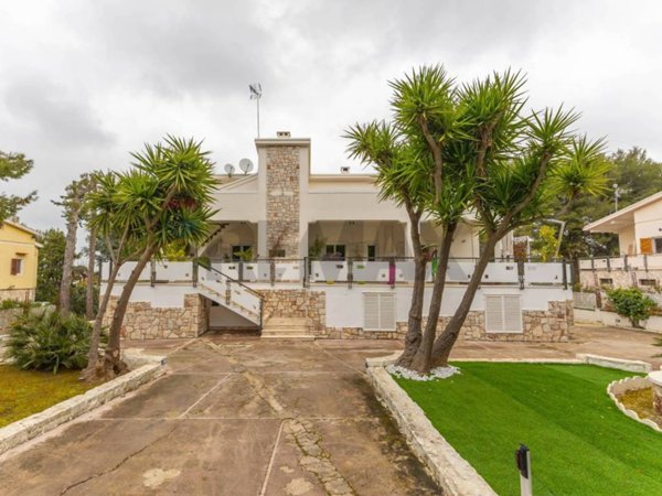 casa indipendente in vendita a Corato