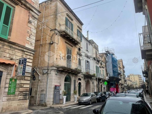 appartamento in vendita a Corato in zona Centro Storico