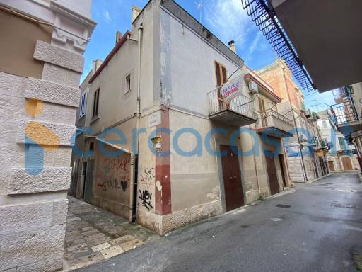 appartamento in vendita a Corato in zona Centro Storico