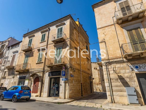 casa indipendente in vendita a Corato in zona Centro Storico